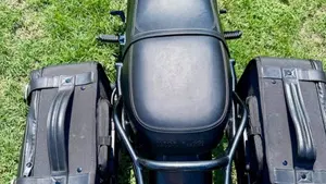 Moto Guzzi V7 III Stone (2017 - 20)  (6)