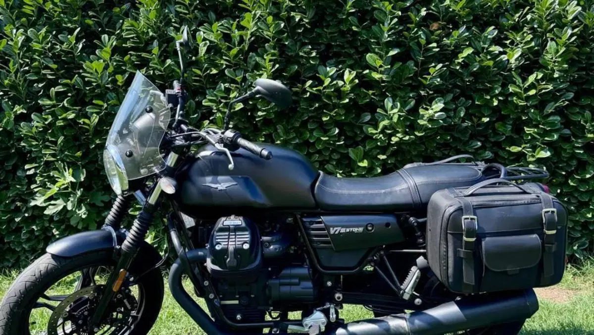 Moto Guzzi V7 III Stone (2017 - 20) 