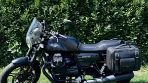 Moto Guzzi V7 III Stone (2017 - 20) 