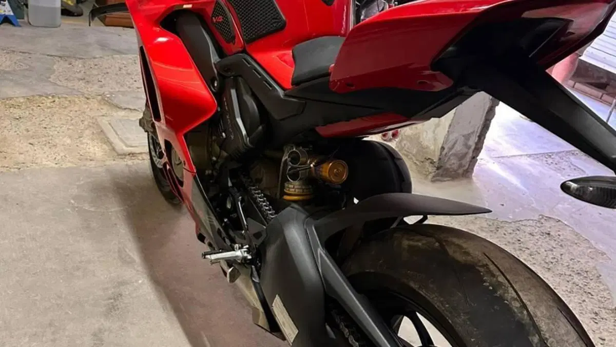 Ducati Panigale V4 S (2022 - 24)  (2)