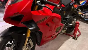 Ducati Panigale V4 S (2022 - 24)  (4)