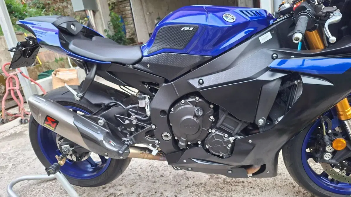Yamaha YZF R1 (2017 - 19)  (4)