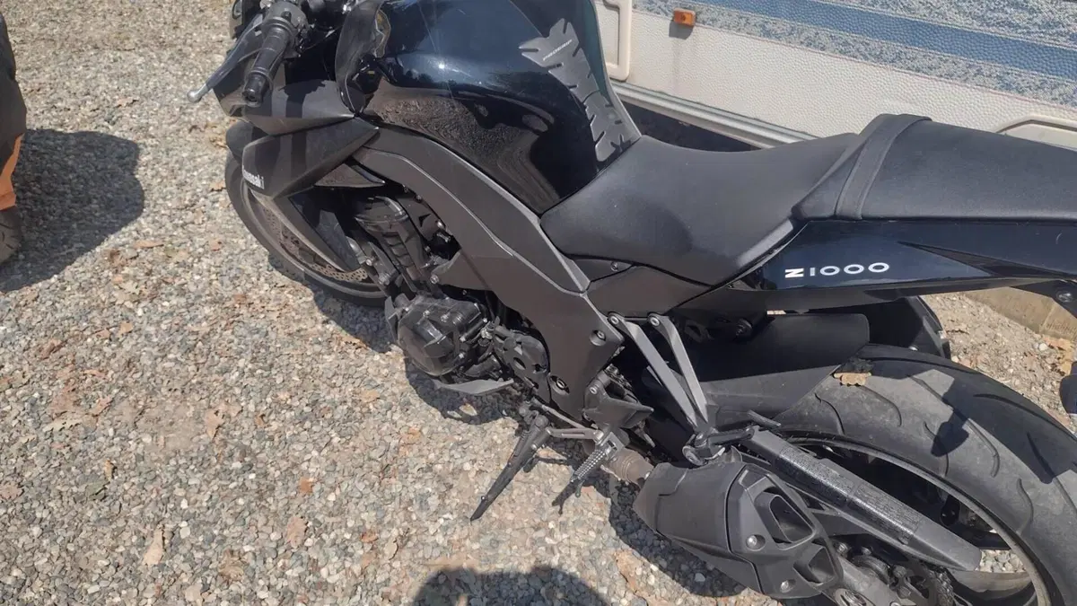 Kawasaki Z 1000 (2010 - 13)  (8)