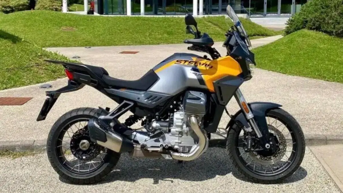 Moto Guzzi Stelvio (2024 - 26)  (2)