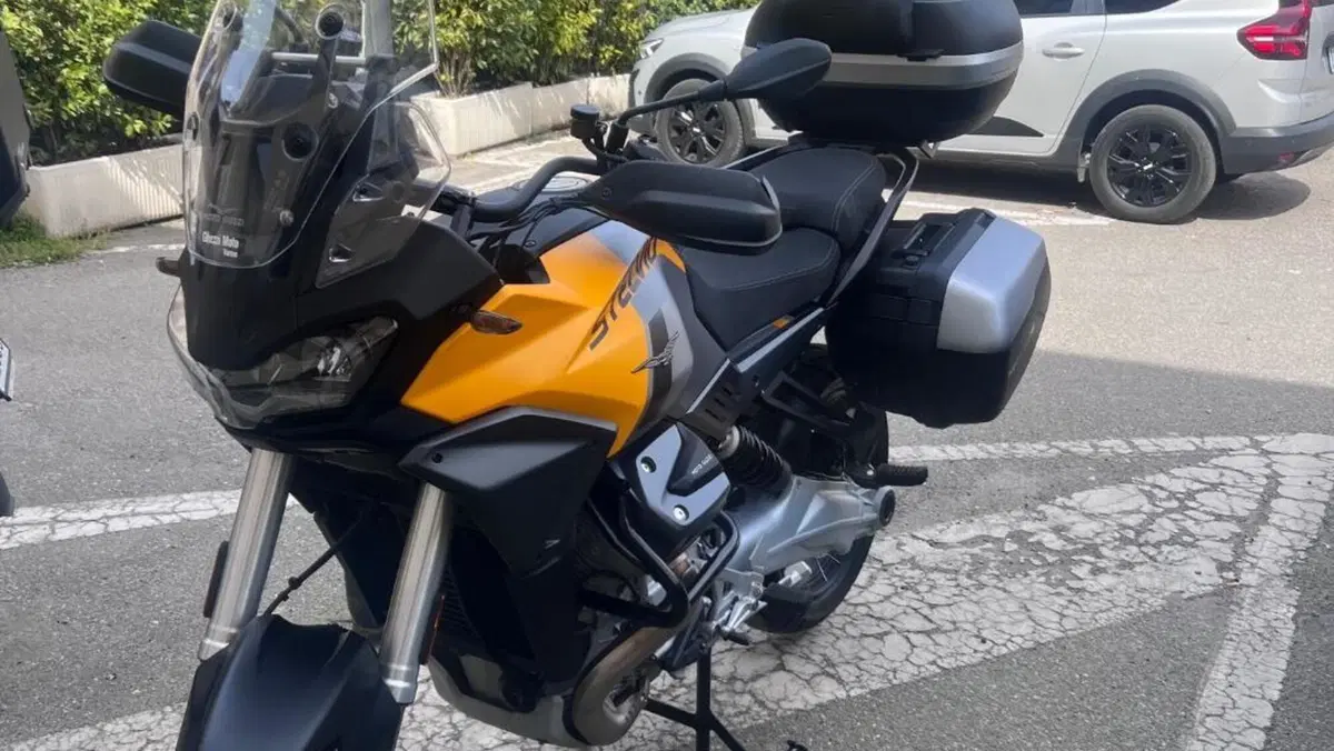 Moto Guzzi Stelvio (2024 - 26)  (3)