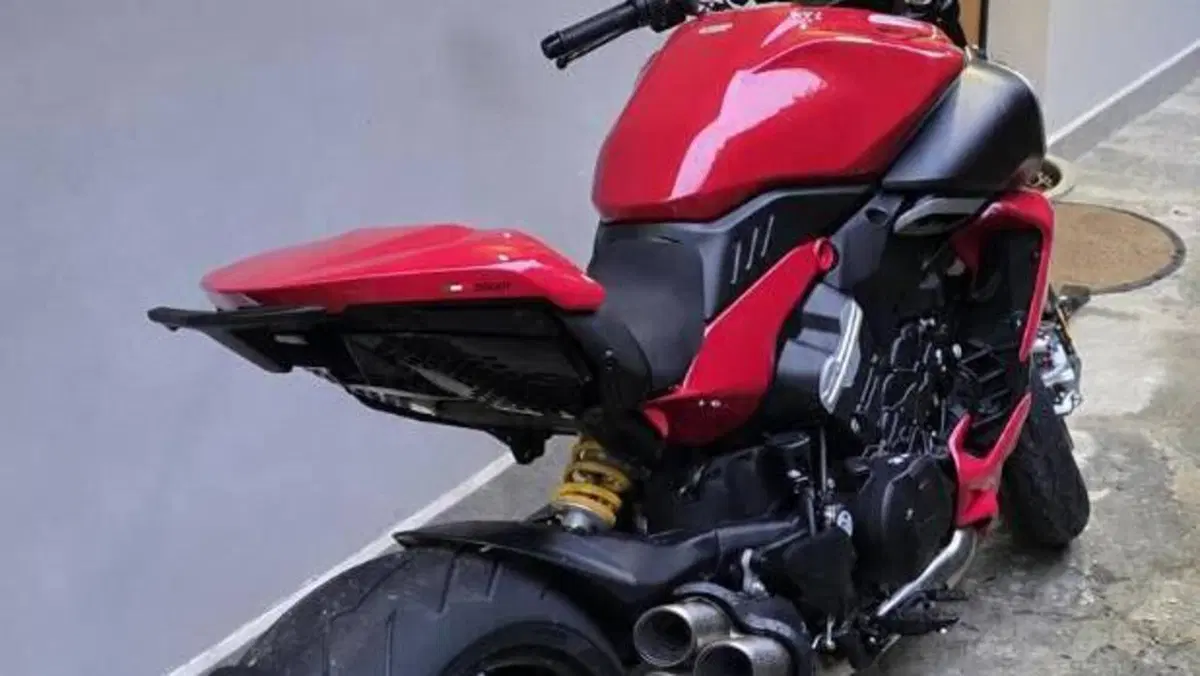 Ducati Diavel V4 (2023 - 26)  (7)