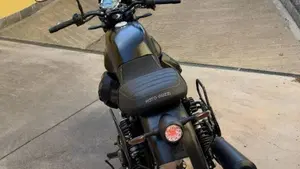 Moto Guzzi V7 Stone (2021 - 24)  (2)