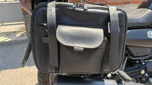 Moto Guzzi V7 Stone (2021 - 24)  (9)