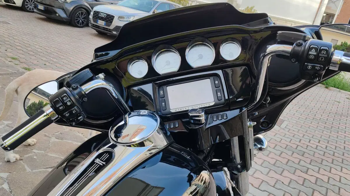 Harley-Davidson 107 Street Glide (2017 - 19) - FLHX  (5)