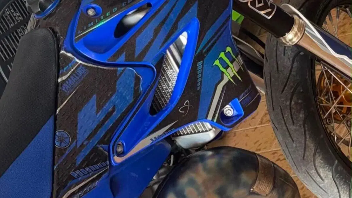 Yamaha YZ 125 (2021)  (2)