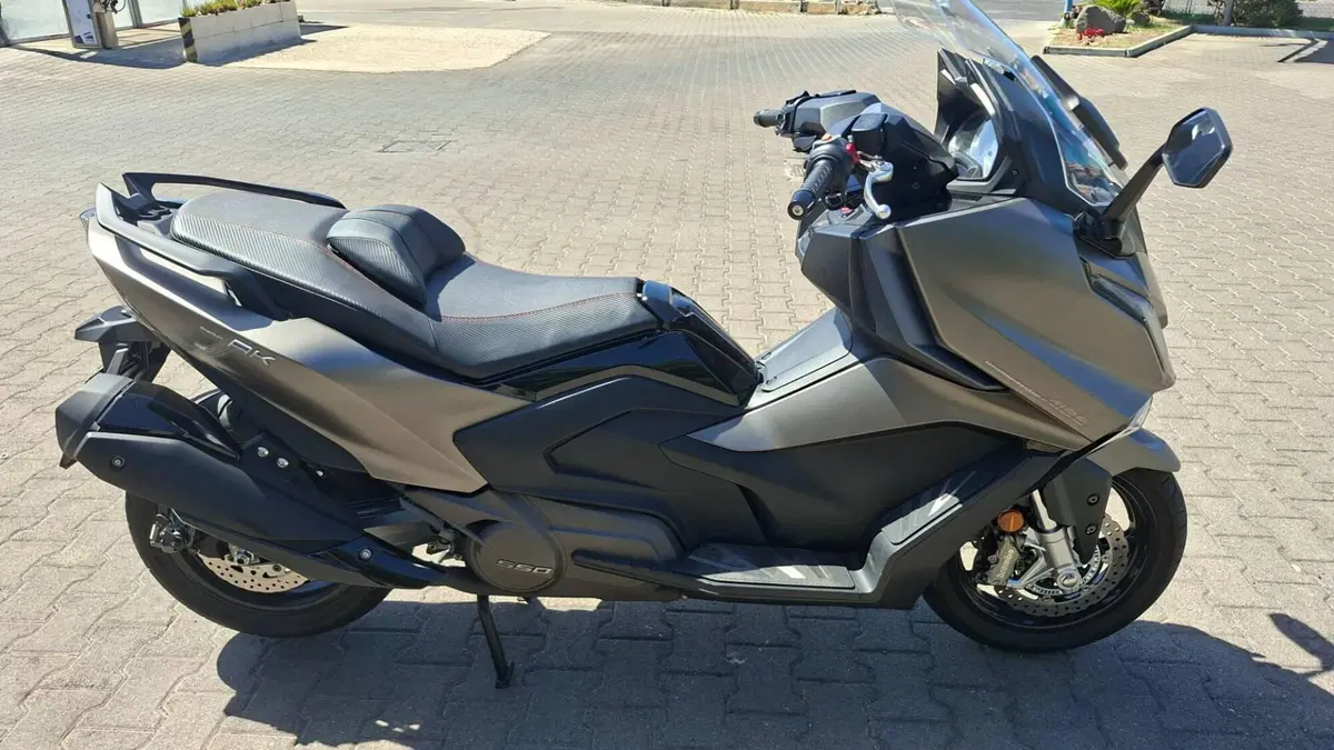 Kymco AK 550 Premium (2023 - 25)  (2)