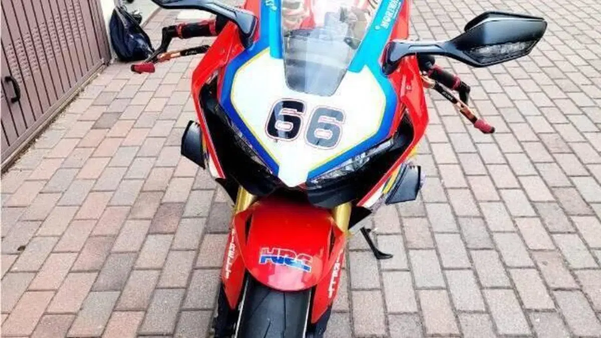 Honda CBR 1000 RR Fireblade (2017 - 19)  (2)