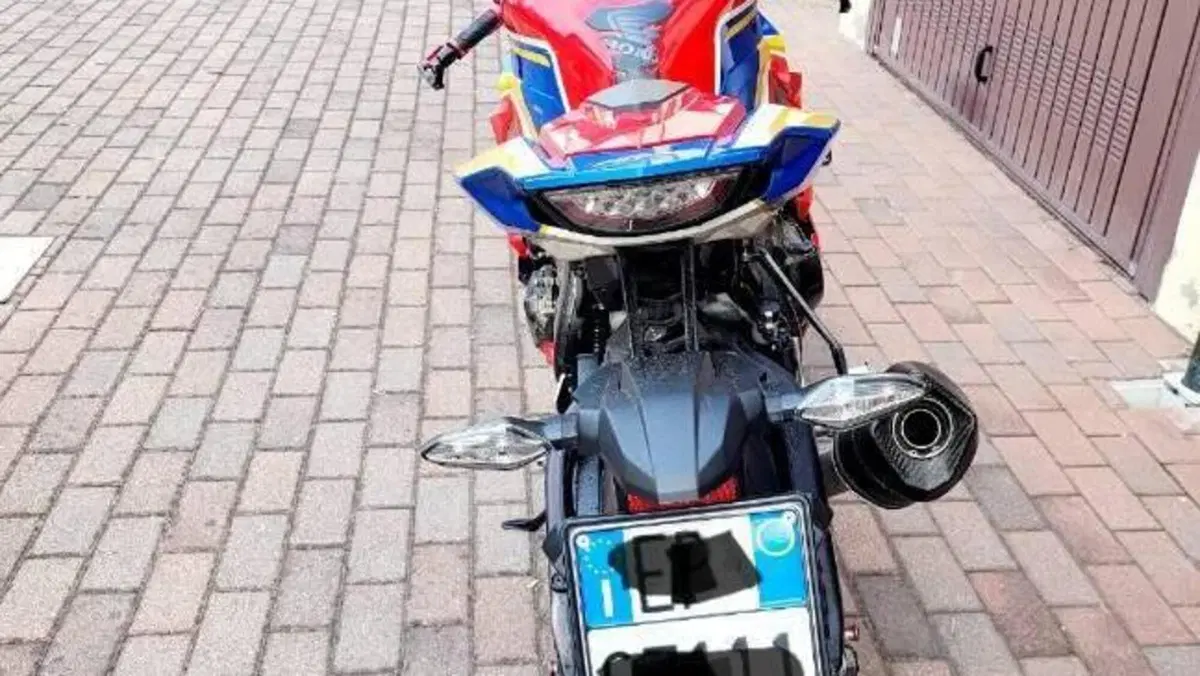 Honda CBR 1000 RR Fireblade (2017 - 19)  (3)