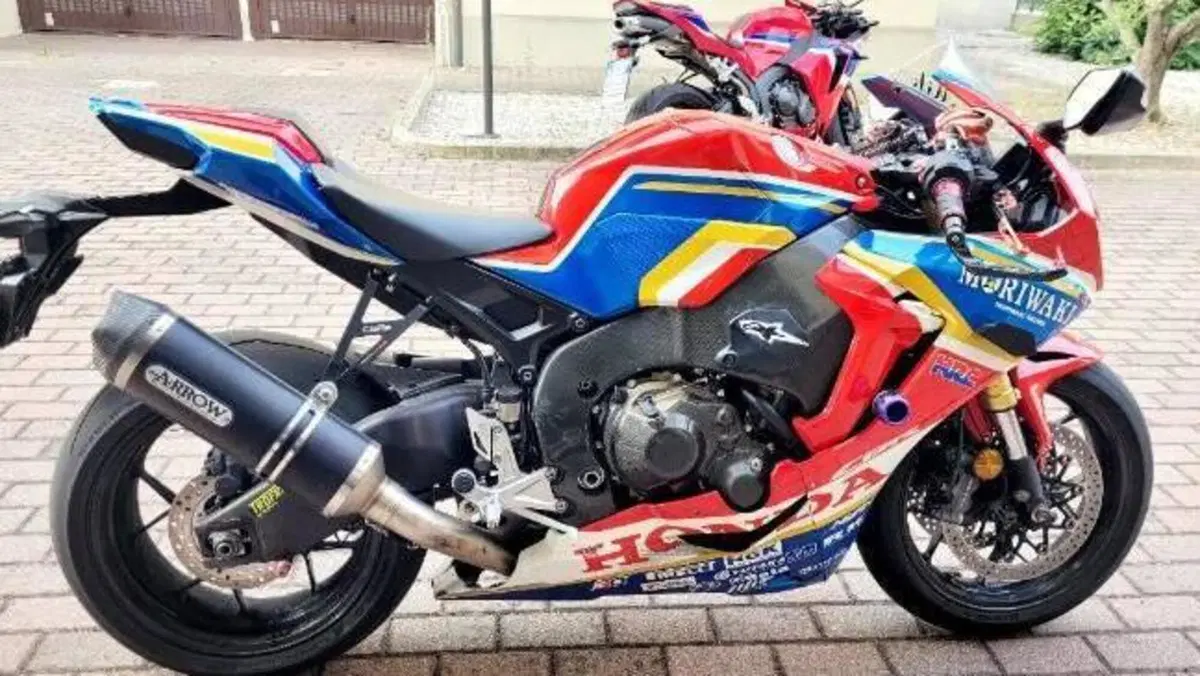 Honda CBR 1000 RR Fireblade (2017 - 19)  (4)