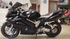 Honda VFR 800 ABS (2002 - 06)  (5)