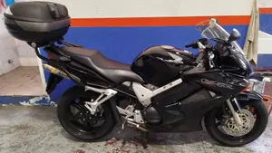 Honda VFR 800 ABS (2002 - 06)  (9)