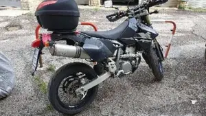 Suzuki DR-Z 400 SM (2005 - 06)  (4)
