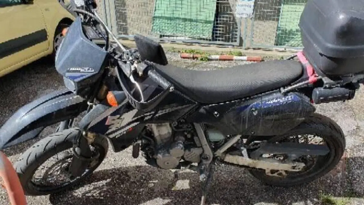 Suzuki DR-Z 400 SM (2005 - 06)  (14)