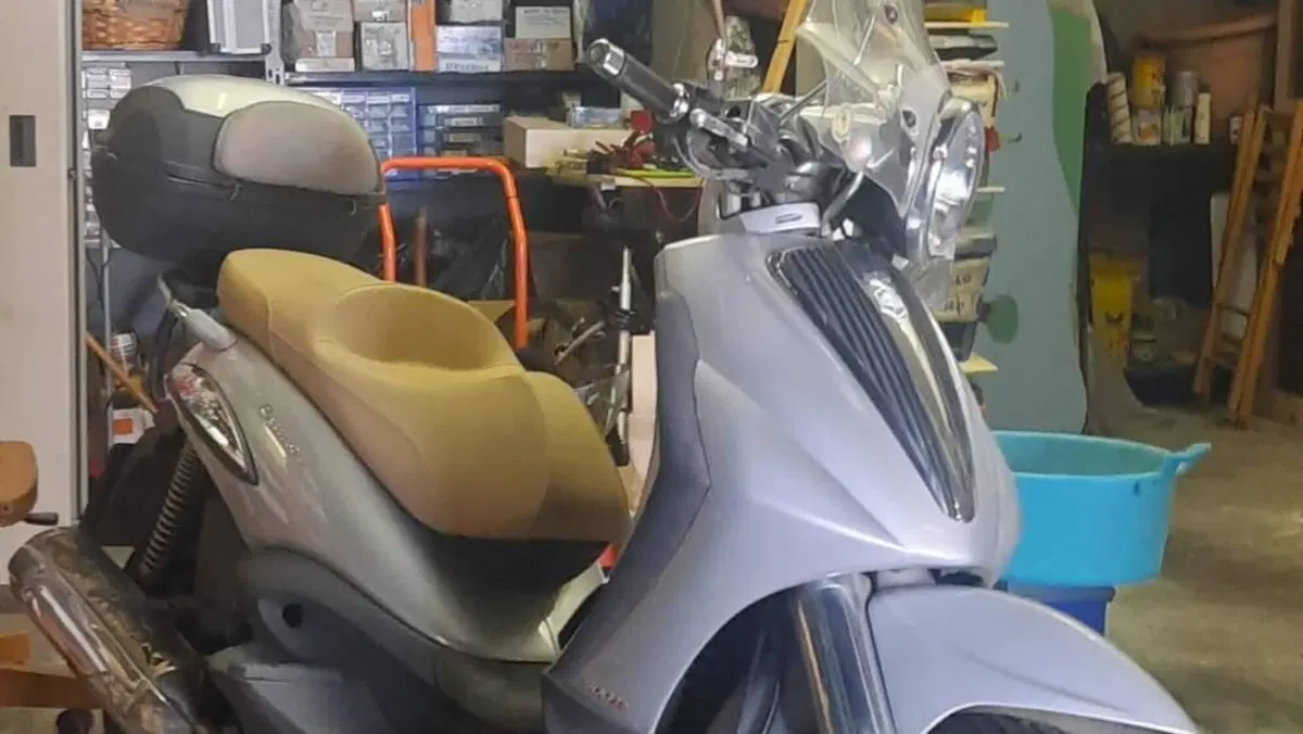 Piaggio Beverly Cruiser 500  (2)