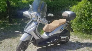 Piaggio Beverly Cruiser 500  (6)