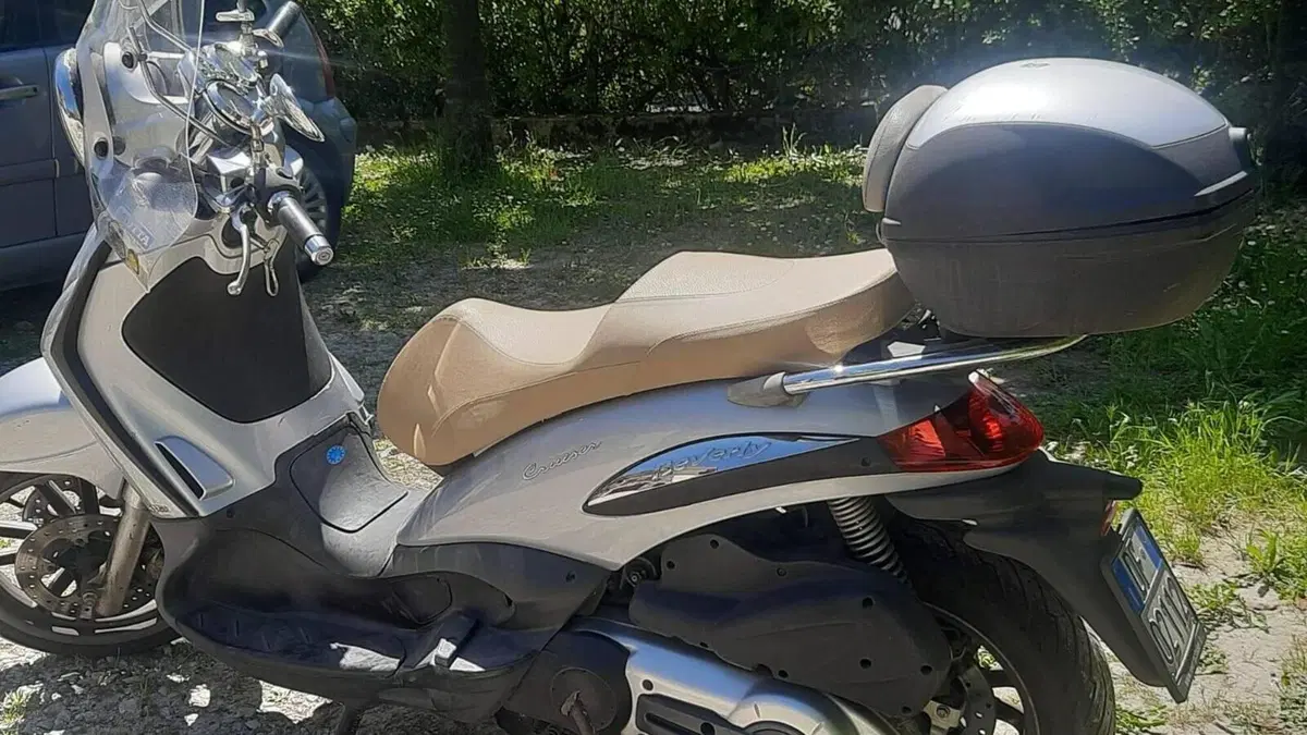 Piaggio Beverly Cruiser 500  (7)