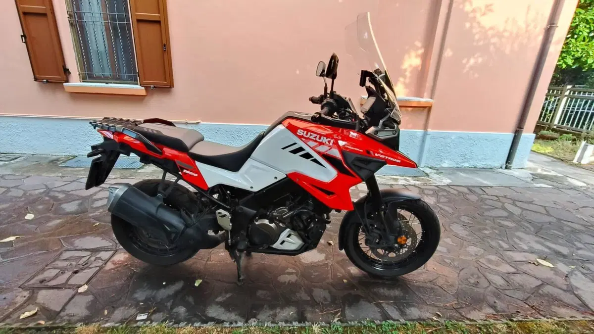 Suzuki V-Strom 1050XT (2020 - 23)  (2)