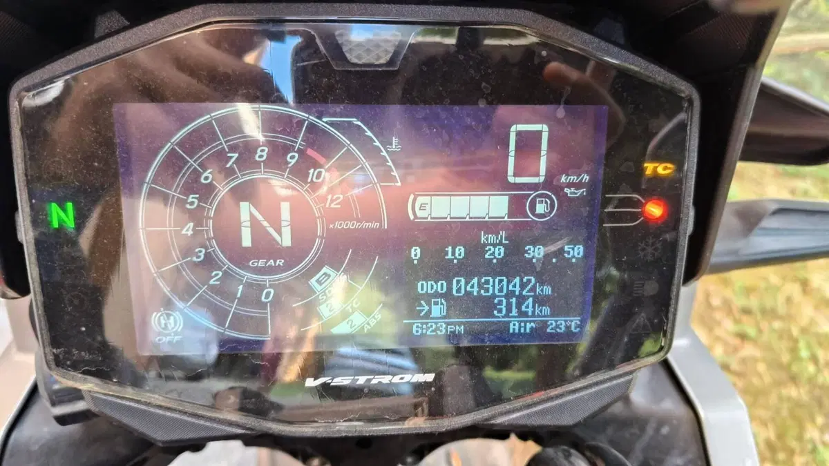 Suzuki V-Strom 1050XT (2020 - 23)  (12)