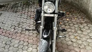 Harley-Davidson 1200 Custom (2004 - 06) - XL 1200C  (2)
