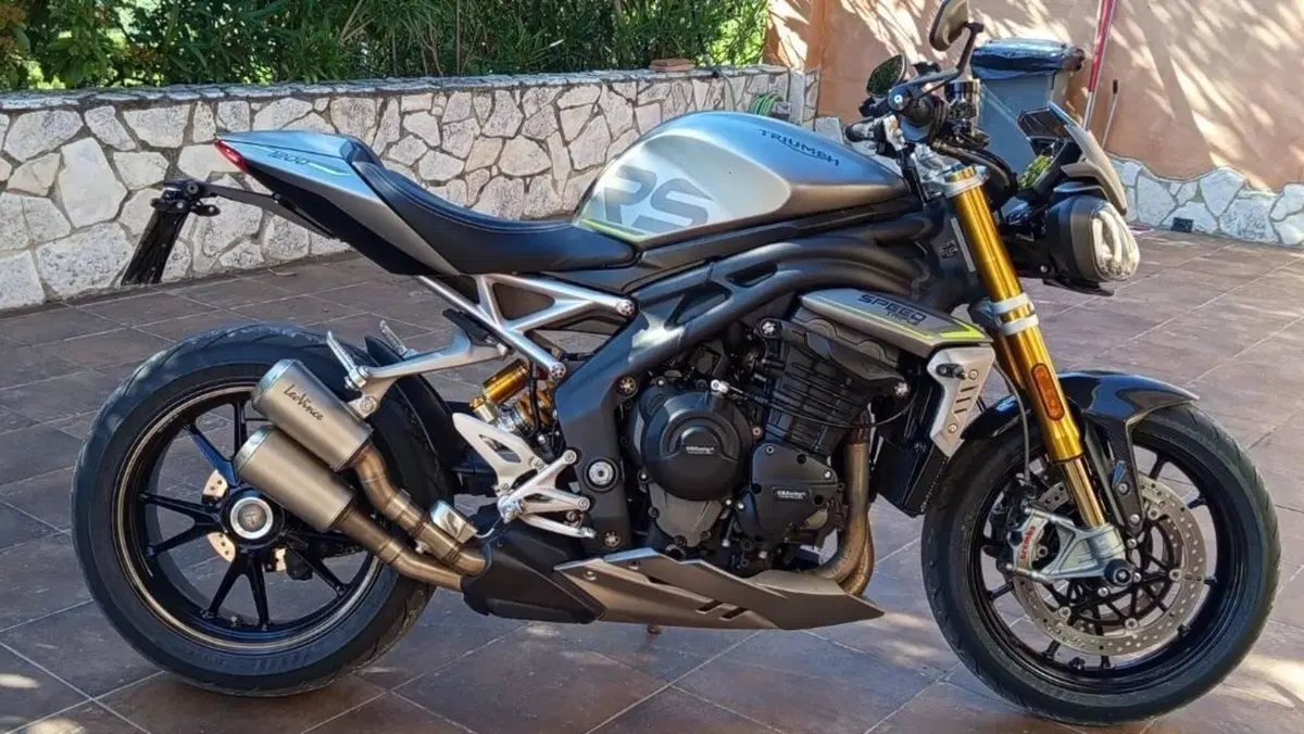 Triumph Speed Triple 1200 RS (2021 - 24)  (2)