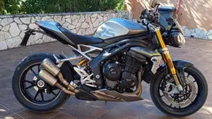 Triumph Speed Triple 1200 RS (2021 - 24)  (2)