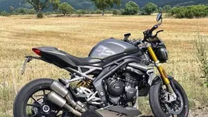 Triumph Speed Triple 1200 RS (2021 - 24)  (8)