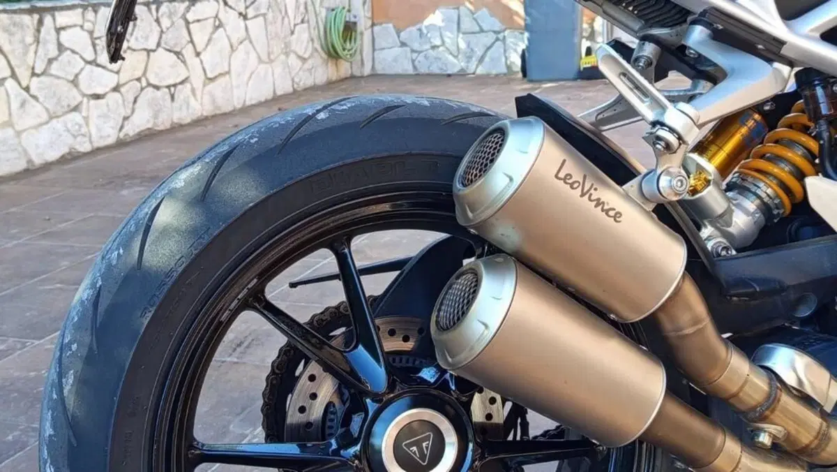 Triumph Speed Triple 1200 RS (2021 - 24)  (4)