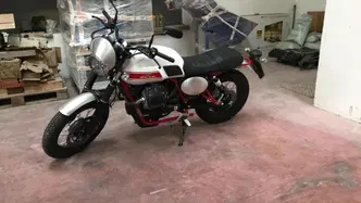 Moto Guzzi V7 II Stornello (2017 - 18) usata