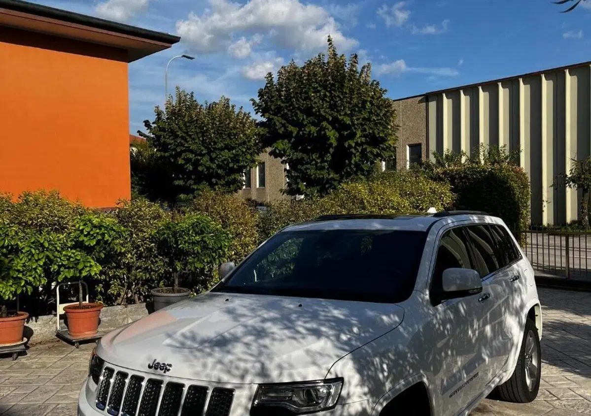Jeep Grand Cherokee 3.0 V6 CRD 250 CV Multijet II Overland (2)