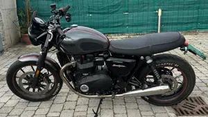 Triumph Street Twin 900 (2016)  (2)