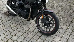 Triumph Street Twin 900 (2016)  (3)
