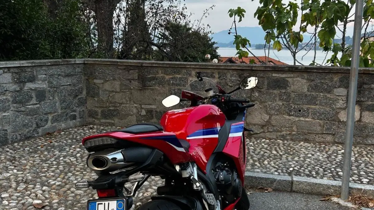 Honda CBR 600 RR (2024 - 26)  (2)