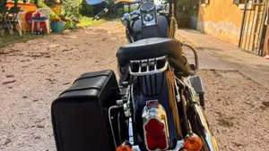 Harley-Davidson 1690 Deluxe (2016 - 17) - FLSTN  (2)