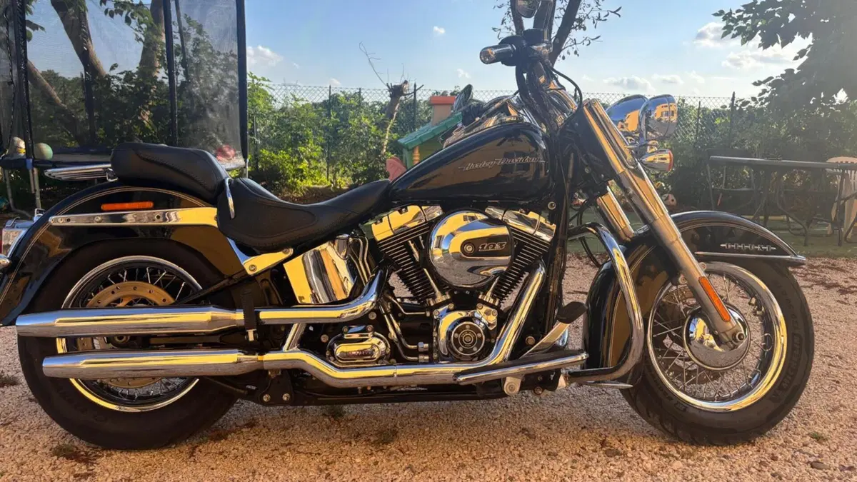 Harley-Davidson 1690 Deluxe (2016 - 17) - FLSTN  (3)
