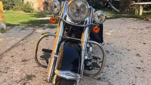 Harley-Davidson 1690 Deluxe (2016 - 17) - FLSTN  (4)