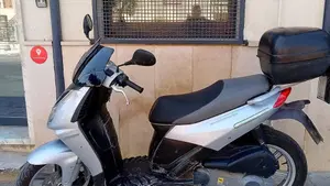 Aprilia Sportcity 200 (2004 - 08)  (2)