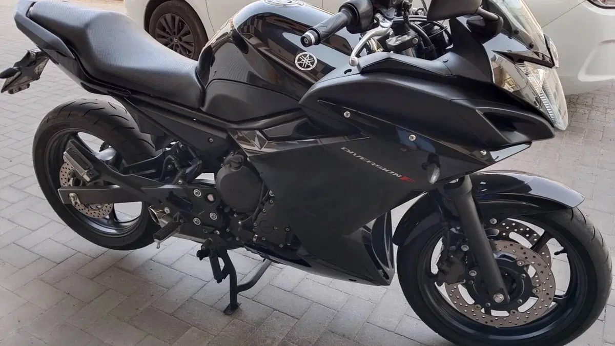 Yamaha XJ6 Diversion F (2010 - 16)  (3)