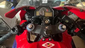 Honda CBR 600 RR (2005 - 06)  (4)