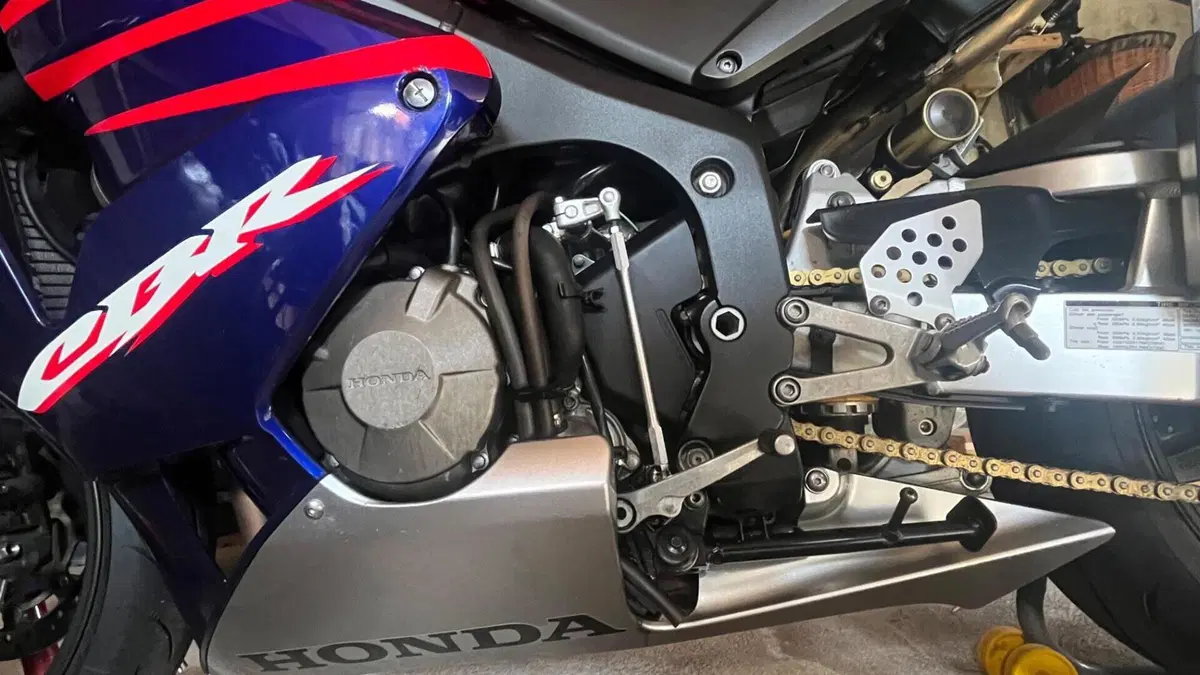 Honda CBR 600 RR (2005 - 06)  (7)