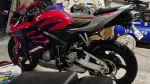 Honda CBR 600 RR (2005 - 06)  (8)