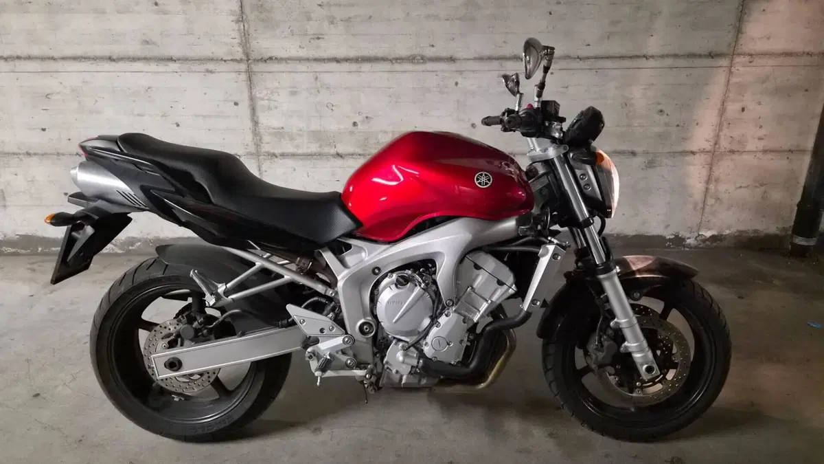 Yamaha FZ6 (2004 - 07)  (12)