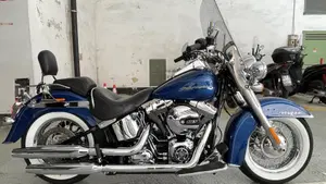 Harley-Davidson 1690 Deluxe (2016 - 17) - FLSTN  (2)