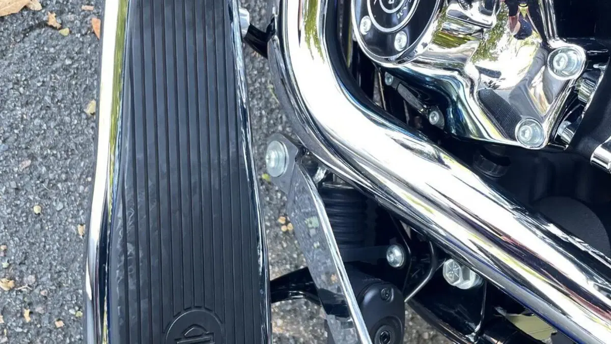 Harley-Davidson 1690 Deluxe (2016 - 17) - FLSTN  (13)