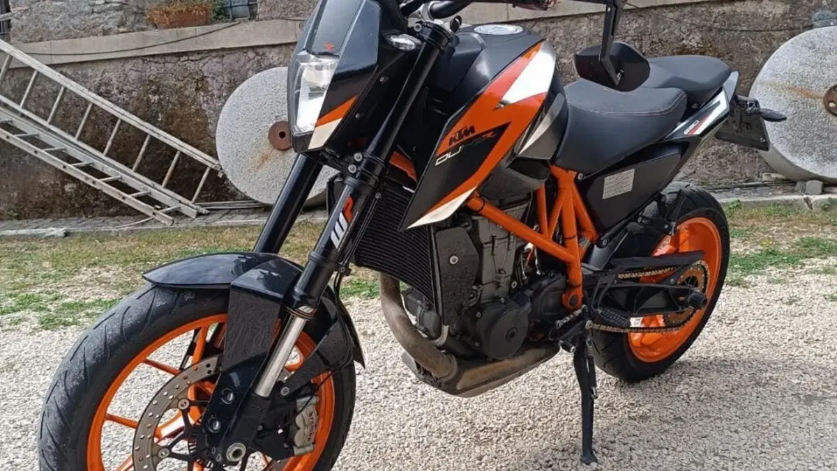 KTM 690 Duke R (2016 - 17)  (2)