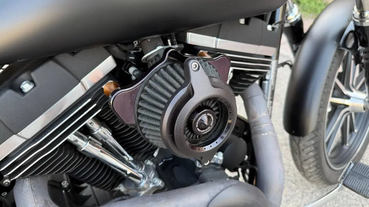 Harley-Davidson 1690 Street Bob Special (2015 - 16) - FXDB  (8)